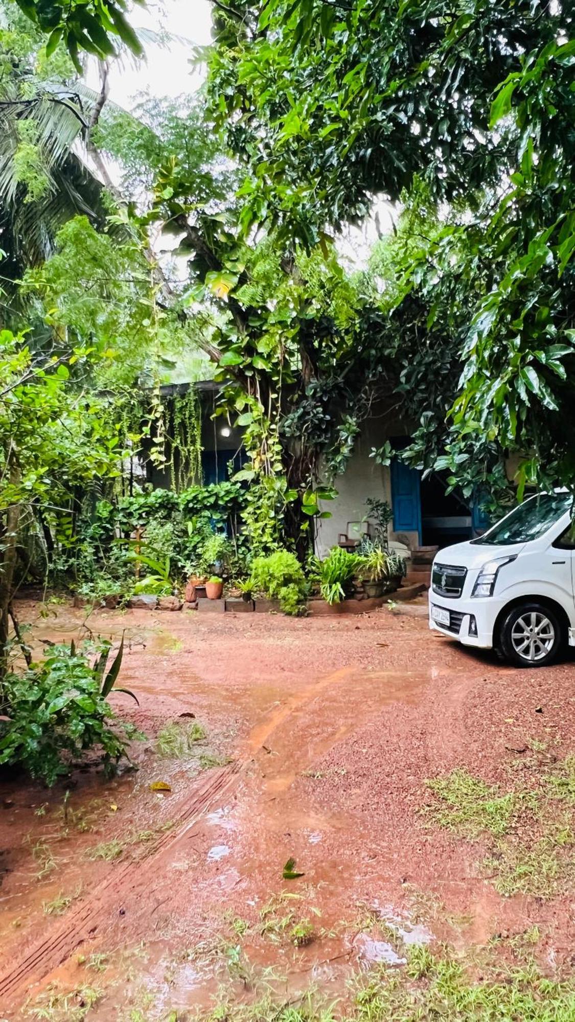 Kataragama Homestay Екстериор снимка