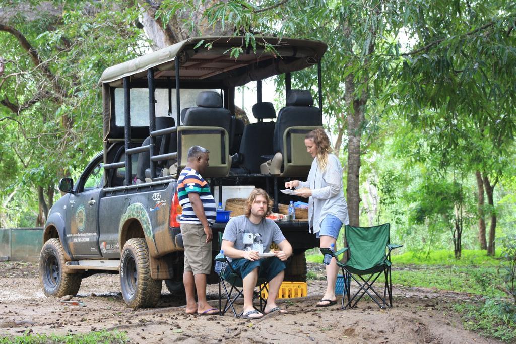Kataragama Homestay Екстериор снимка